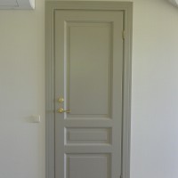 Pilkos vidaus durys